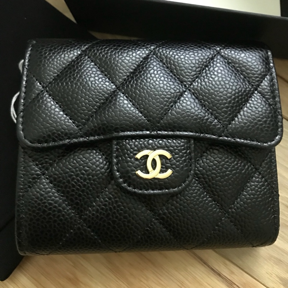 Chanel caviar black leather wallet